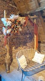 Houten kwalitatieve backdrop met droogbloemen en doek, Huis en Inrichting, Woonaccessoires | Droogbloemen, Ophalen