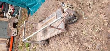 Kar voor lasapparaat  beschikbaar voor biedingen