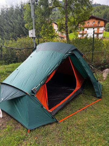tent + matras + beddenset + pomp beschikbaar voor biedingen