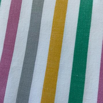 Gestreept tafelkleed, zomerse kleuren beschikbaar voor biedingen