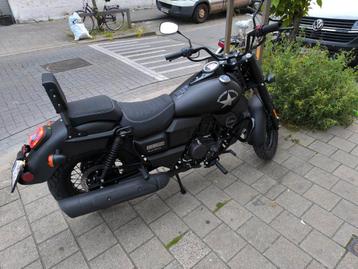 Um Renegade Command 125 Édition noire, Um, Chopper, Particulier, 1 cylindre