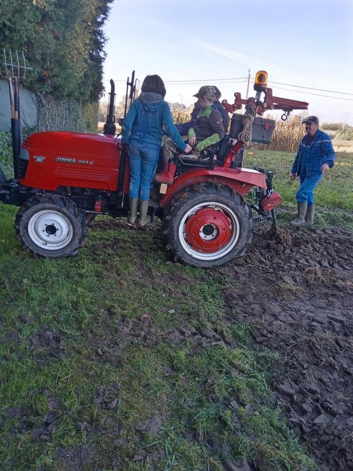 Zeer goede tractor met benodigheden, Tuin en Terras, Hakselaars, Ophalen