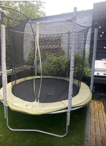Trampoline beschikbaar voor biedingen