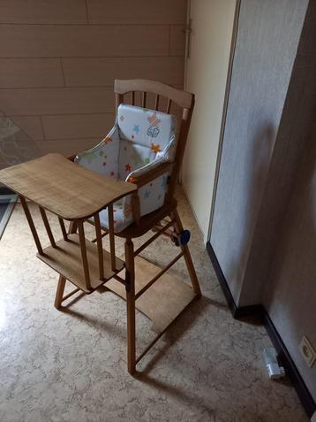 Kinderstoeltje – tafeltje Vintage beschikbaar voor biedingen