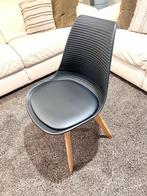 Goede kwaliteit zwarte stoelen, Zwart, Zo goed als nieuw, Vier, Modern