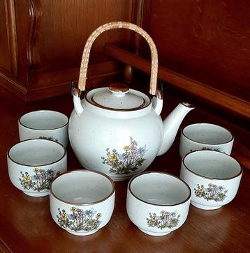 Vintage theeservies van aardewerk– 7-delig beschikbaar voor biedingen