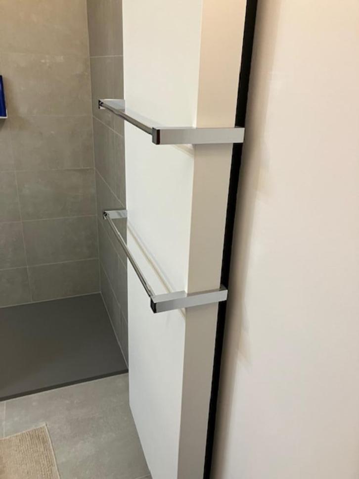 Vasco Niva Radiator vertikaal, Doe-het-zelf en Bouw, Verwarming en Radiatoren, Zo goed als nieuw, Radiator, 800 watt of meer, 80 cm of meer