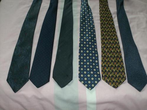 lot de 21 cravates dont Armani, Yves St Laurent et vintage, Kleding | Heren, Stropdassen, Ophalen of Verzenden