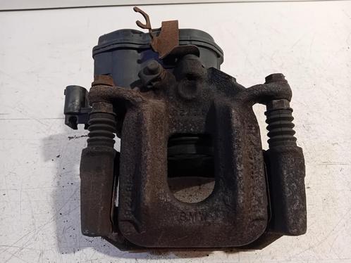 REMKLAUW RECHTS ACHTER BMW X3 (F25) (01-2010/12-2017), Auto-onderdelen, Remmen en Aandrijving, BMW, Gebruikt