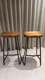 2 mooie barkrukken, Ophalen, Zo goed als nieuw