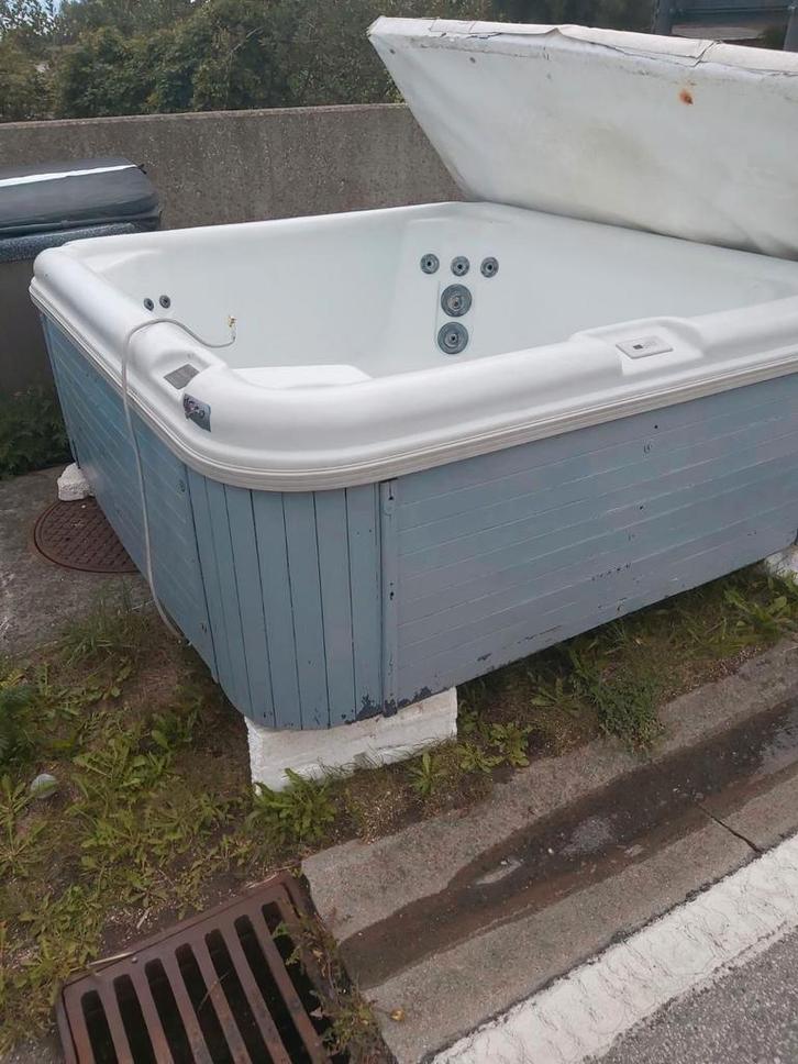 Jacuzzi gratis geleverd geplaatst, Tuin en Terras, Zwembad-toebehoren, Zo goed als nieuw, Ophalen of Verzenden