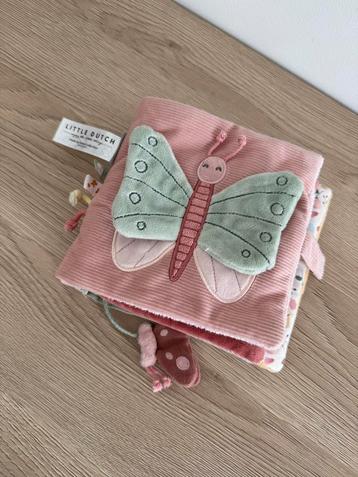 Dutch - Activiteitenboekje - Flowers & Butterflies beschikbaar voor biedingen