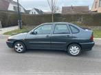 Vw polo sedan 1997 sterke eerlijke auto,  wat roest, Autos, Argent ou Gris, Achat, 4 portes, Boîte manuelle