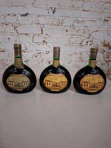 Mateus rose flessen beschikbaar voor biedingen