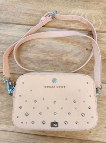 Sac GUESS Luxe rose beschikbaar voor biedingen