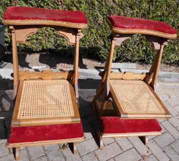 Kerkstoelen (2 stuks ) beschikbaar voor biedingen