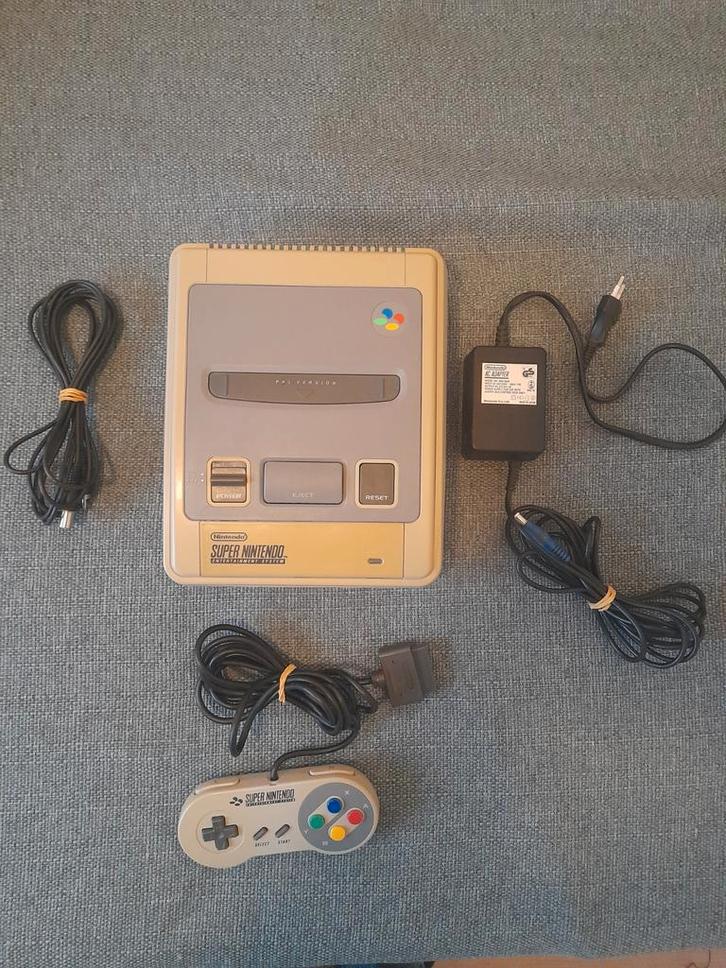 Console Super Nintendo + 1 manette + cables, Games en Spelcomputers, Spelcomputers | Overige, Ophalen