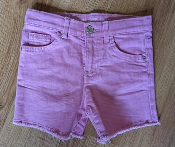 Primark roze short 122 beschikbaar voor biedingen