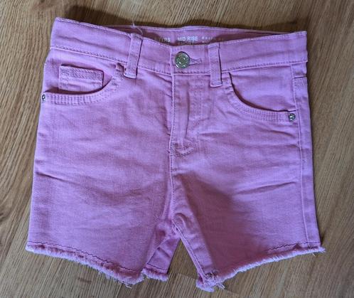 Primark roze short 122, Kinderen en Baby's, Kinderkleding | Maat 122, Zo goed als nieuw, Meisje, Broek, Ophalen of Verzenden