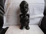 Magnifique  statuette africaine, homme assis, circa 1950, Antiquités & Art, Enlèvement ou Envoi