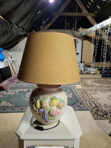 Tafellamp beschikbaar voor biedingen