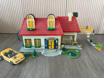 Playmobil huis met veel meubeltjes + auto beschikbaar voor biedingen