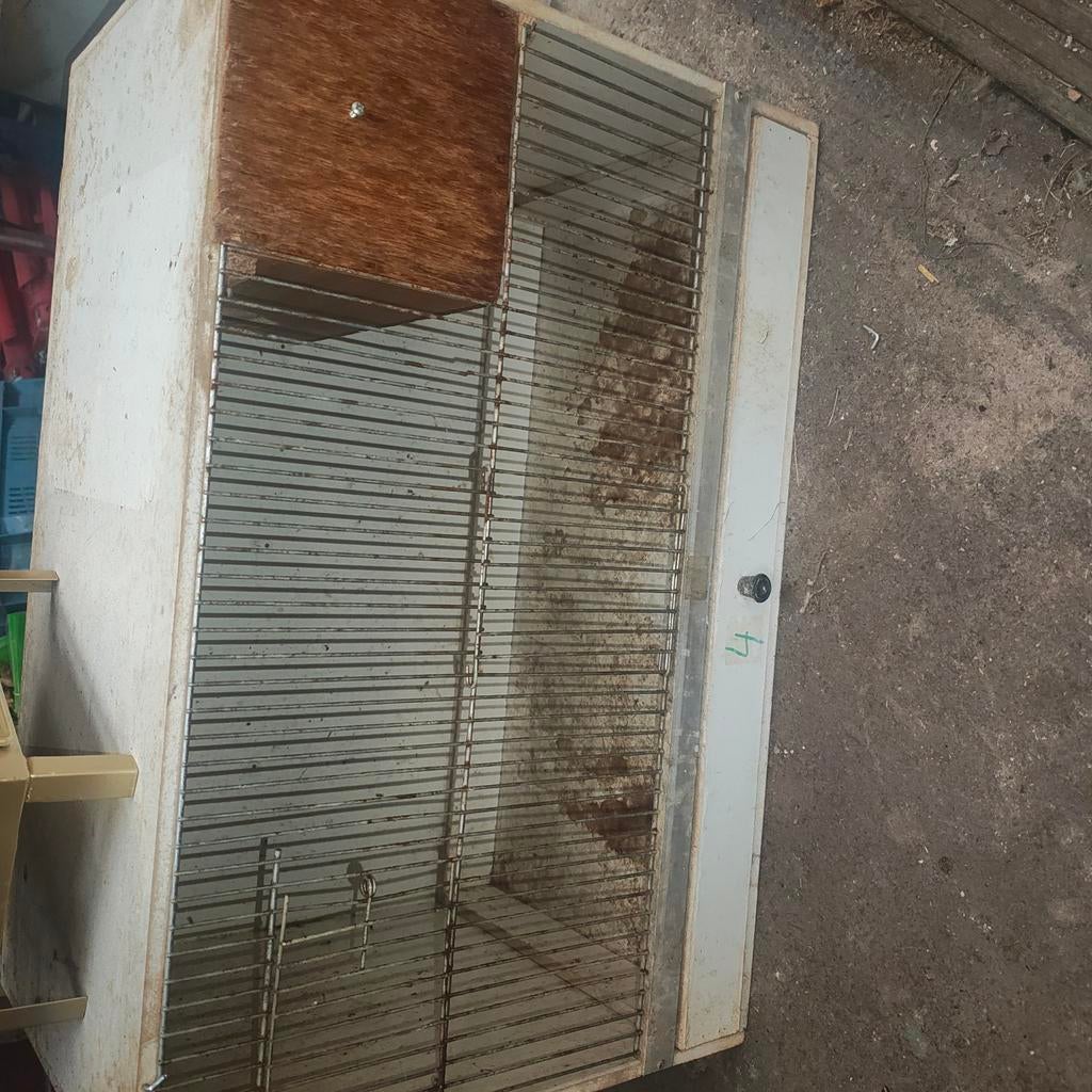 kweek kooi 10 euro, Dieren en Toebehoren, Vogels | Hokken en Kooien, Ophalen, Zo goed als nieuw