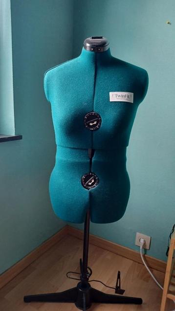 couture accessoire beschikbaar voor biedingen