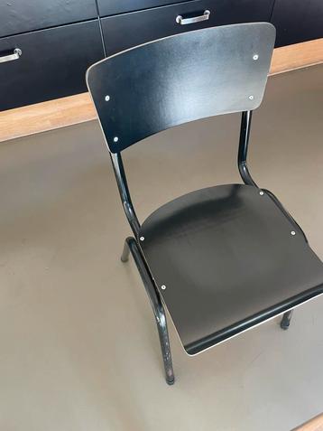 8 Vintage kantine stoelen upcycled beschikbaar voor biedingen