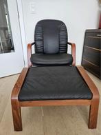 Fauteuil en voetsteun van massief hout, Ophalen, Gebruikt, Hout, 50 tot 75 cm