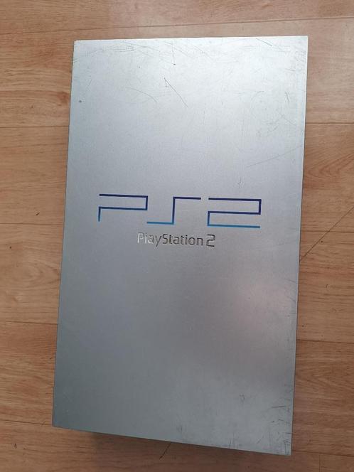 Sony PlayStation 2 PS2 SCPH-50004 + 3 spellen, Games en Spelcomputers, Spelcomputers | Sony PlayStation 2, Refurbished, Phat, Zilver