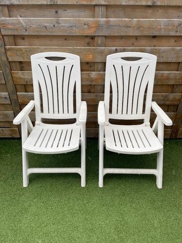 2 tuinstoelen beschikbaar voor biedingen