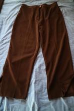 Pantalons pour femmes — Renatto Bene, Trois-quarts, Brun, Taille 38/40 (M), Porté