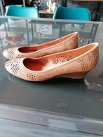 Escarpin compensé GEOX pointure 38, Enlèvement ou Envoi, Comme neuf