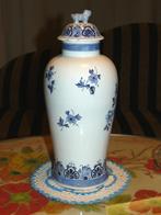 Delfts porselein: langwerpige pot met hondje, Antiek en Kunst, Ophalen of Verzenden
