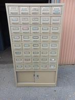 Metalen lade kast, Ophalen, Metaal