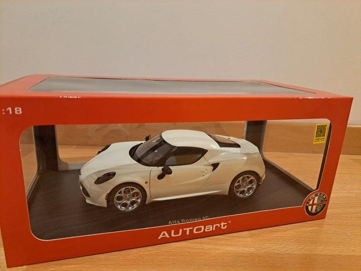 Alfa Romeo 4C White Autoart 1/18 Nieuw, Hobby en Vrije tijd, Modelauto's | 1:18, Nieuw, Auto, Autoart