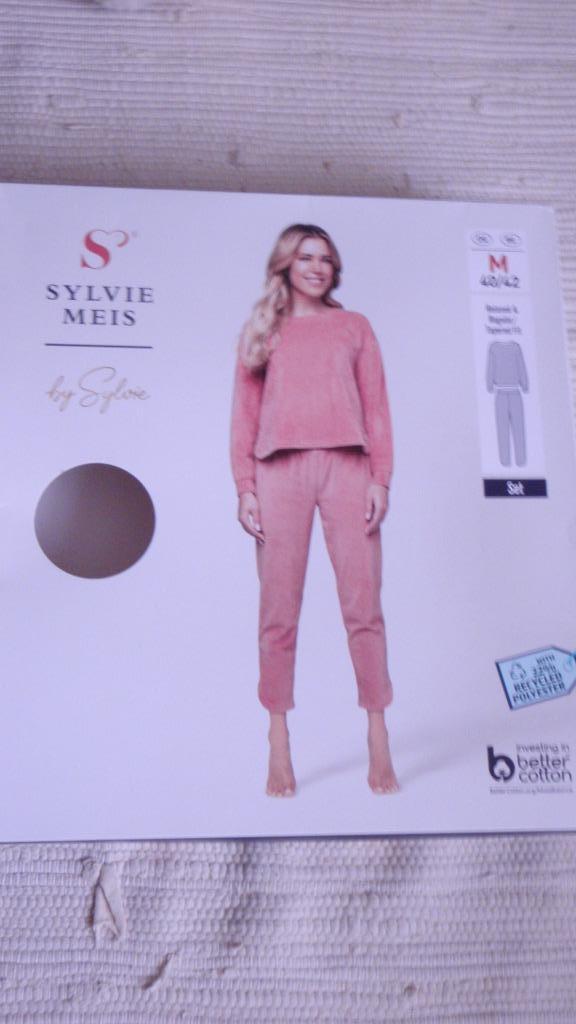 NIEUWE warme, roze loungewear-set van SYLVIE MEIS - maat M, Kleding | Dames, Homewear, Nieuw, Maat 38/40 (M), Roze, Ophalen