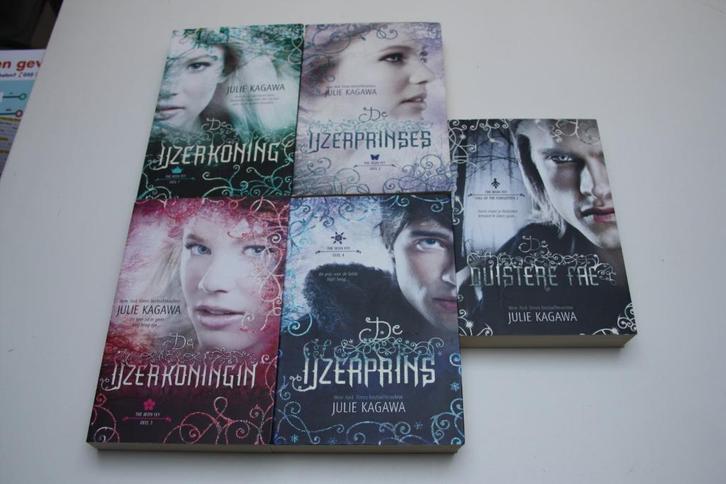 Iron fey 1, 2, 3, 4 + call of the forgotten 2 * julie kagawa, Boeken, Fantasy, Gelezen, Ophalen of Verzenden