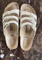 Birckenstock slippers, Vêtements | Femmes, Chaussures, Enlèvement, Beige, Sandales de bain