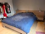 Bed 160x200cm (zonder matras) + grote kledij kast, Ophalen, Zo goed als nieuw
