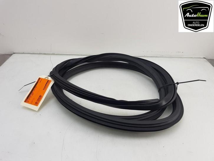 PORTIERRUBBER LINKS VOOR Audi Q5 (FYB / FYG), Auto-onderdelen, Overige Auto-onderdelen, Audi, Gebruikt