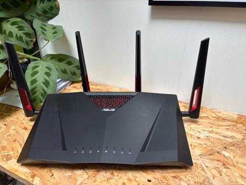 Asus RT-AC88U, Computers en Software, Routers en Modems, Zo goed als nieuw, Router, Ophalen of Verzenden