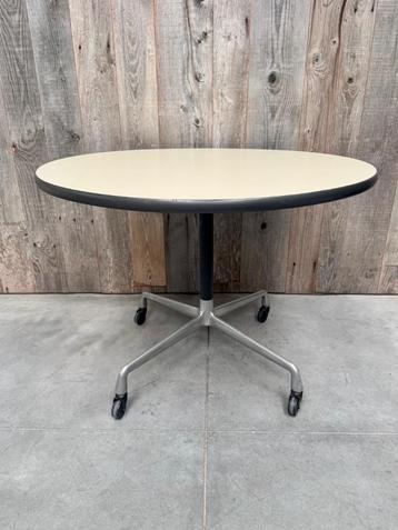 HERMAN MILLER MOBIELE CONTRACT TAFEL ALU GROUP DESIGN EAMES beschikbaar voor biedingen