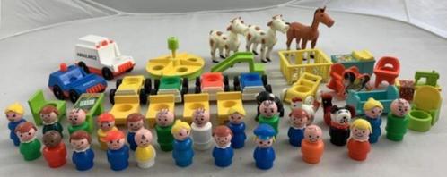 Figurines de fête vintage Little People de 51 pièces de Fish, Enfants & Bébés, Jouets | Fisher-Price, Utilisé, Enlèvement ou Envoi