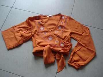 Pull & Bear oranje kort blousje, dames/meisjes. mt S beschikbaar voor biedingen