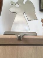 Engelfiguur in metaal met haak. Zilverkleur. Gewicht: 770gr., Ophalen of Verzenden, Overige typen