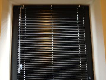 Zwart aluminium horizontale jaloezieën / lamellen 79,5x218cm beschikbaar voor biedingen