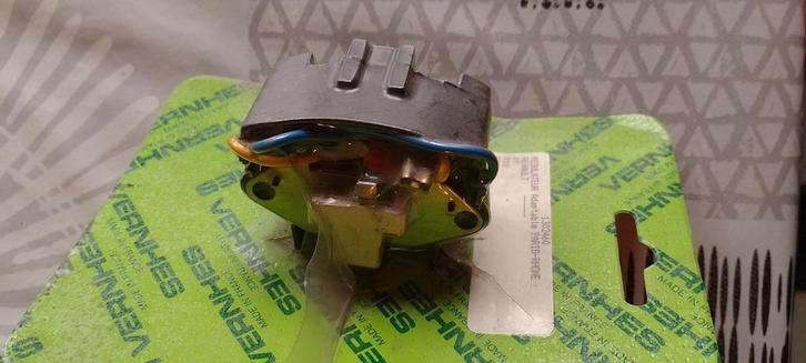 regelaars - borstelhouder Paris Rhône, Auto-onderdelen, Overige Auto-onderdelen, Oldtimer onderdelen, Peugeot, Renault, Chrysler