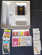 CLUEDO - Light [Franstalige versie], Hobby en Vrije tijd, Gezelschapsspellen | Bordspellen, Ophalen of Verzenden